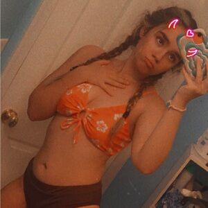 Meet your Posher, Mira